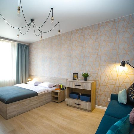 3 Bedroom, 2 Bathroom Apartment Near Forum Львов Экстерьер фото