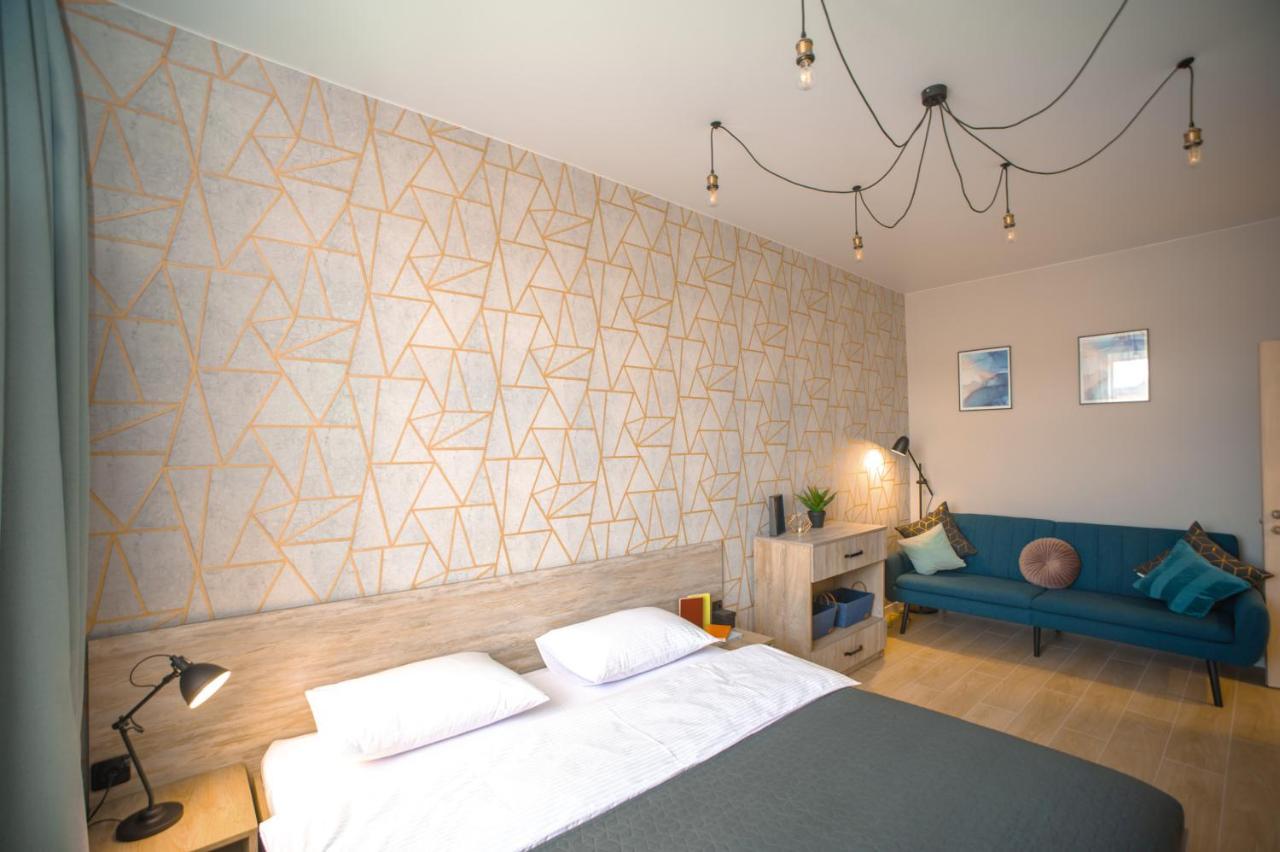3 Bedroom, 2 Bathroom Apartment Near Forum Львов Экстерьер фото
