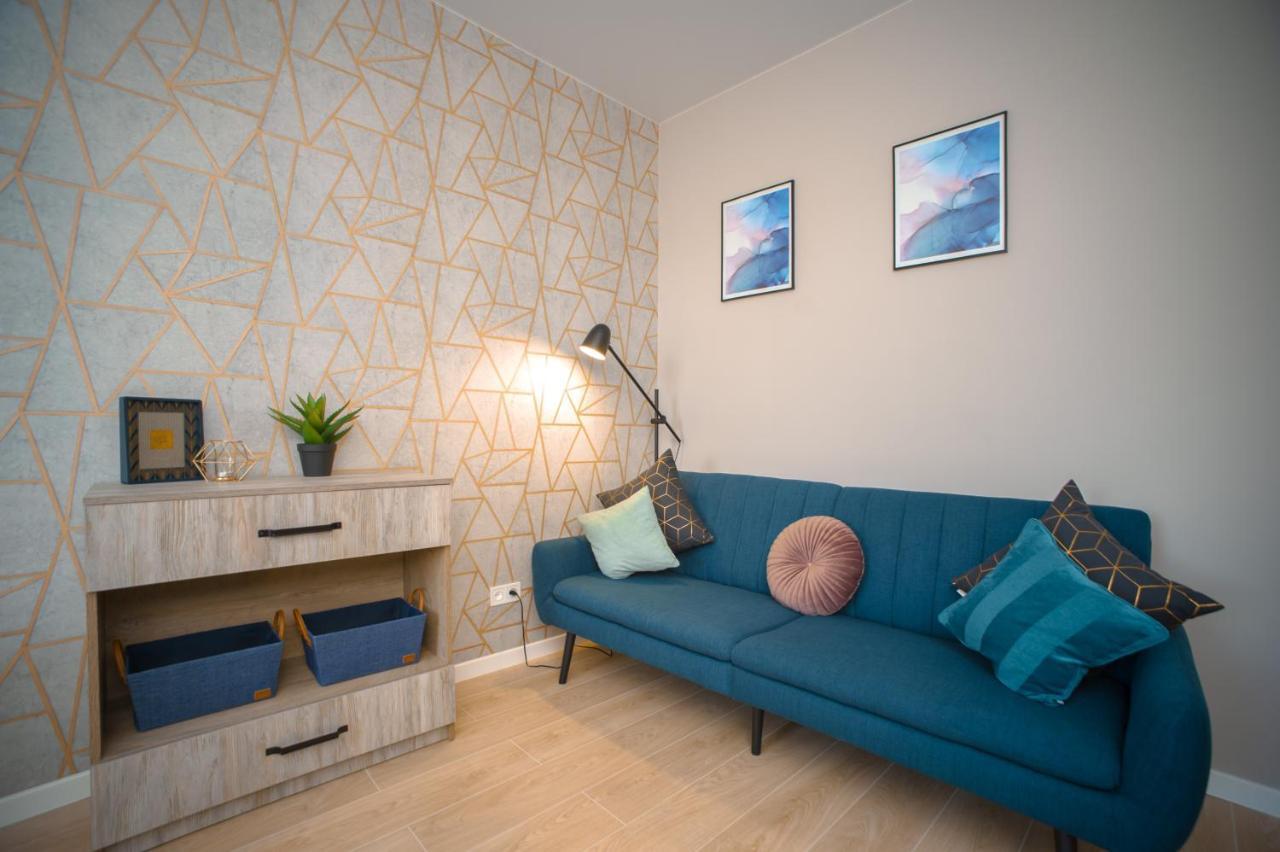3 Bedroom, 2 Bathroom Apartment Near Forum Львов Экстерьер фото