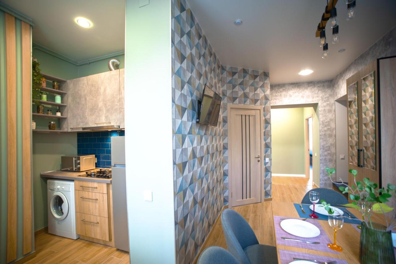 3 Bedroom, 2 Bathroom Apartment Near Forum Львов Экстерьер фото